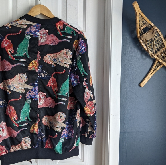 FREE with purchase 🤩 Zara tiger zip-up - Picture 2 of 6